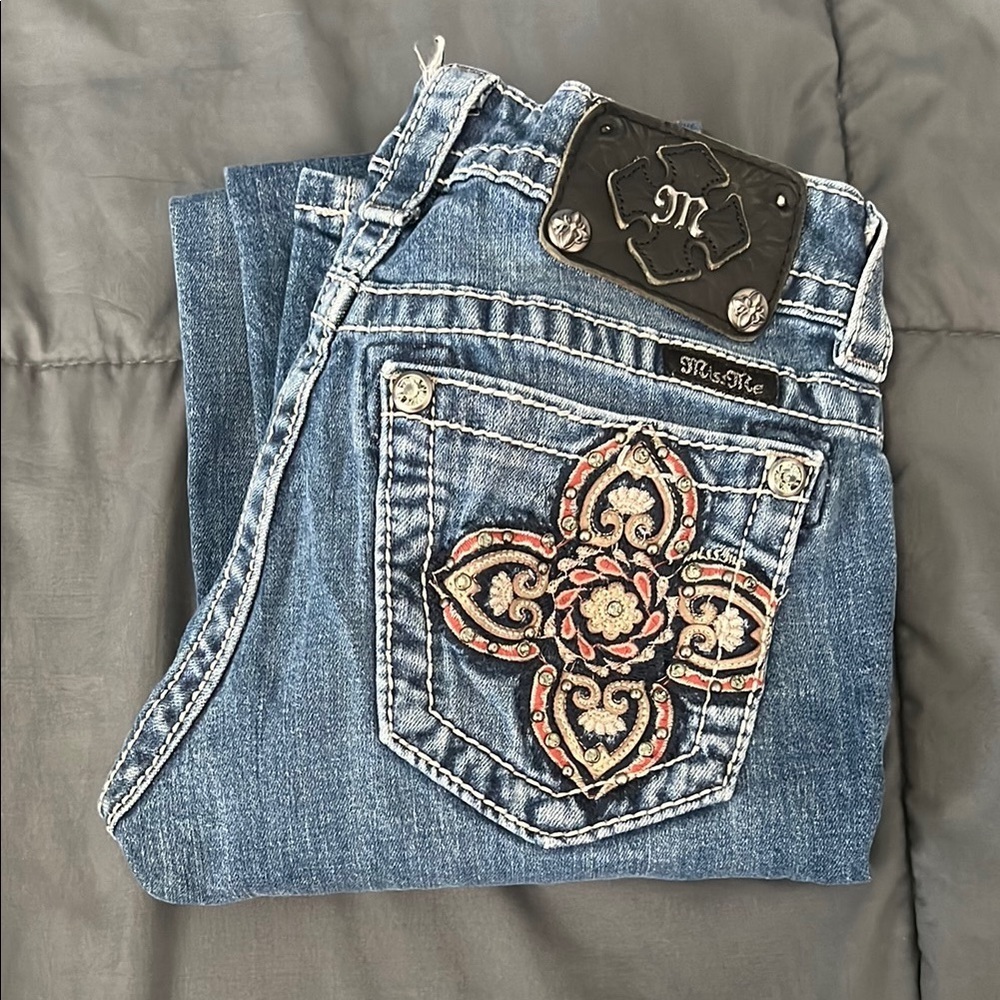 Miss Me Embroidered Medium Wash Skinny Jean Size 26